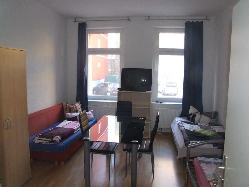 Hostel Im Medizinerviertel Halle  Kültér fotó
