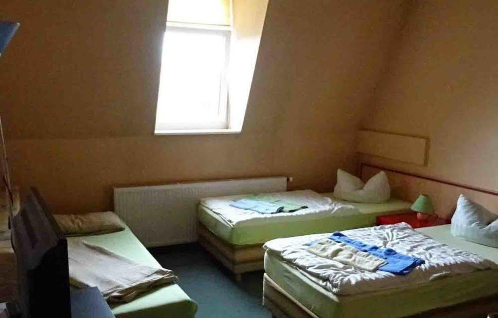 Hostel Im Medizinerviertel Halle  Kültér fotó