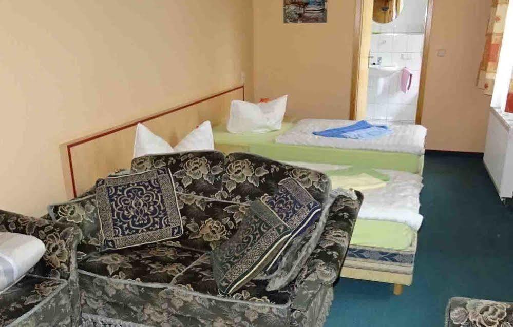 Hostel Im Medizinerviertel Halle  Kültér fotó