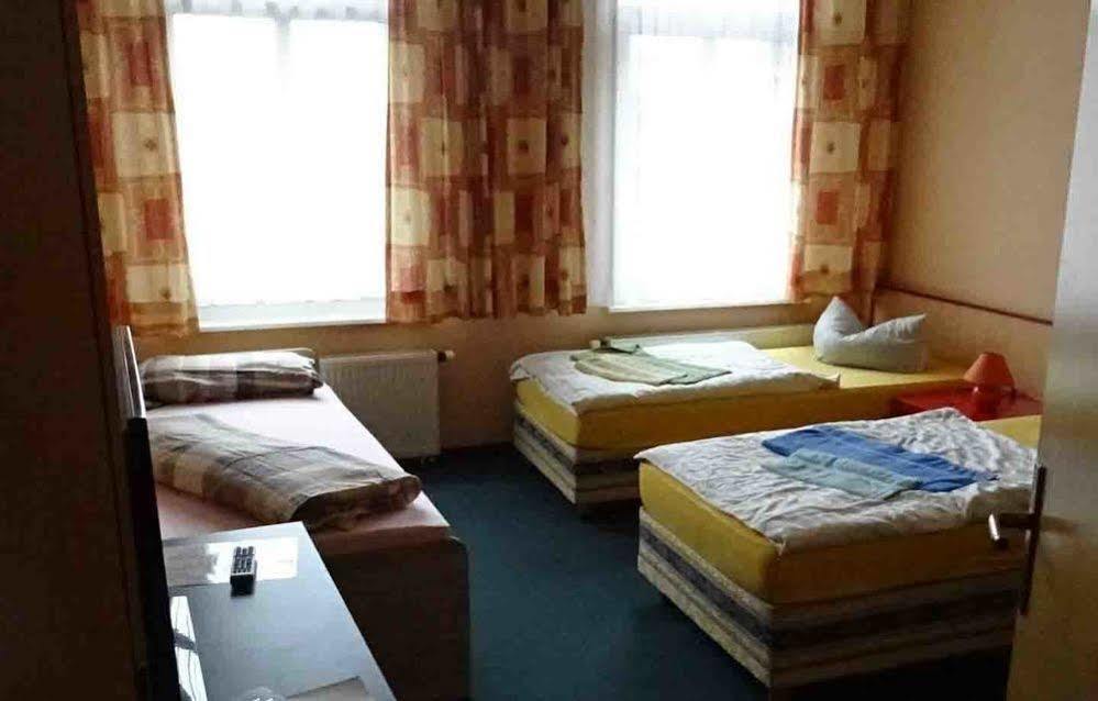 Hostel Im Medizinerviertel Halle  Kültér fotó